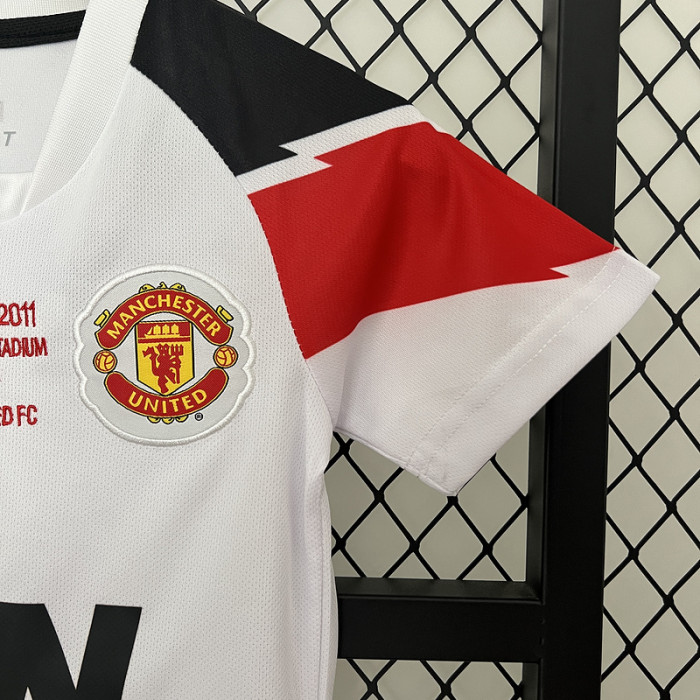 with Front Lettering Retro Youth Uniform Kids Kit 2010-2011 Manchester United UCL Final Away White Soccer Jersey Shorts Vintage Child Football Set