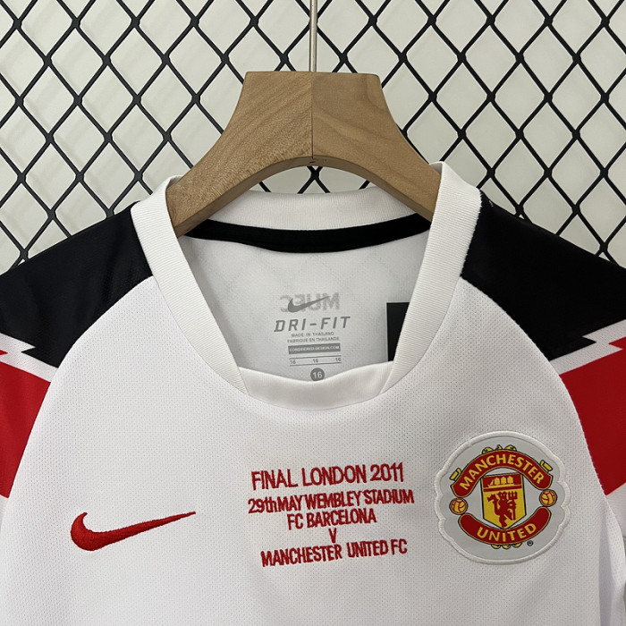 with Front Lettering Retro Youth Uniform Kids Kit 2010-2011 Manchester United UCL Final Away White Soccer Jersey Shorts Vintage Child Football Set