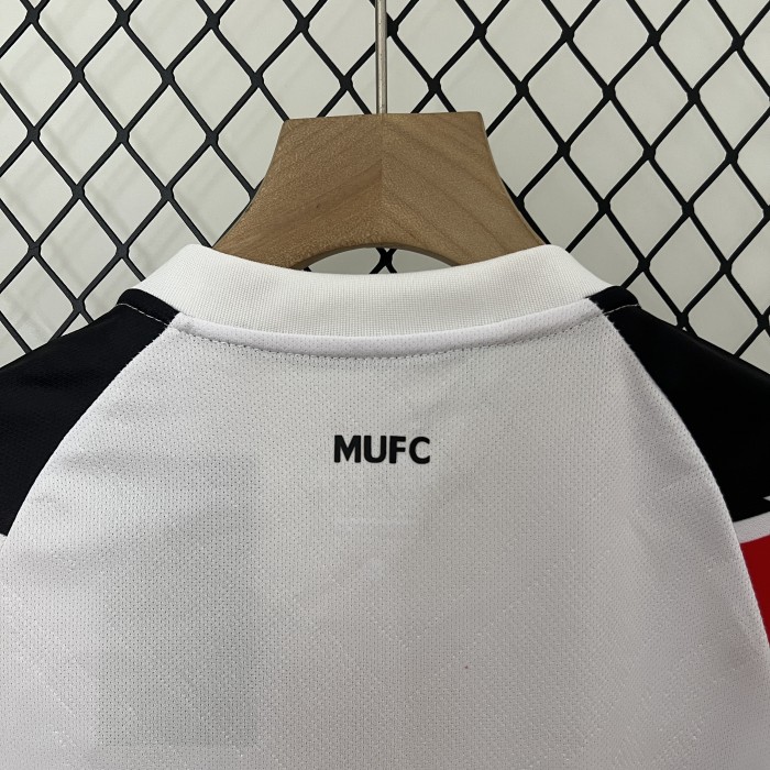 with Front Lettering Retro Youth Uniform Kids Kit 2010-2011 Manchester United UCL Final Away White Soccer Jersey Shorts Vintage Child Football Set
