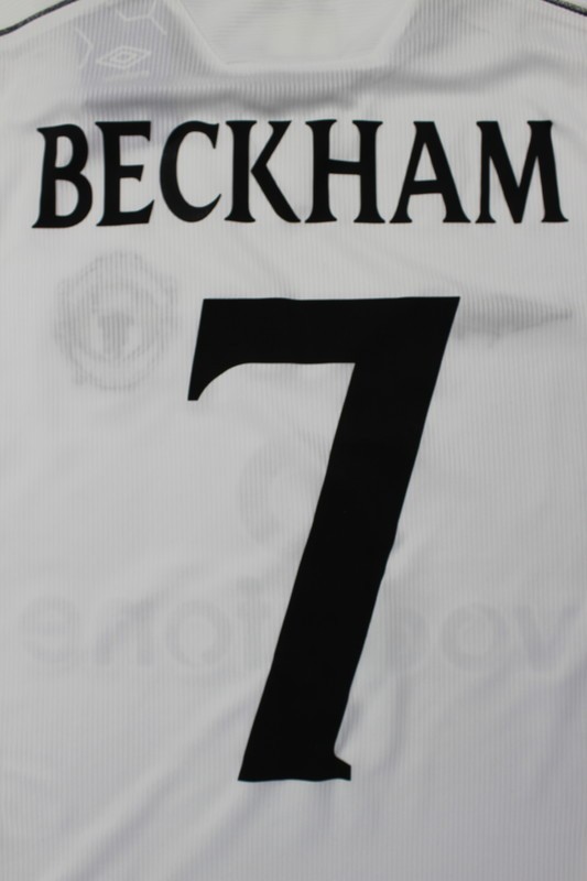 with UCL Patch Long Sleeve Retro Jersey 1999-2000 Manchester United BECKHAM 7 Away White Soccer Jersey Vintage Football Shirt