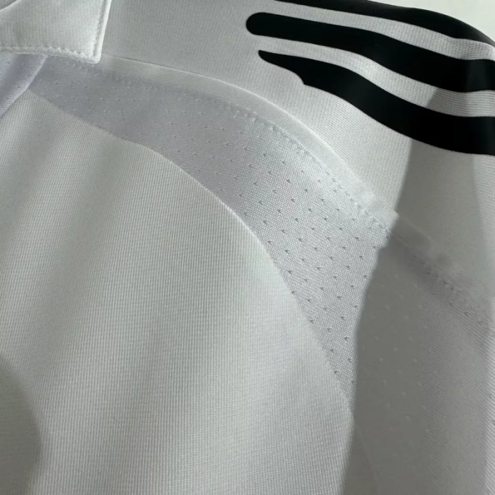 Long Sleeve Retro Jersey 2005-2006 Real Madrid Home Vintage Soccer Jersey