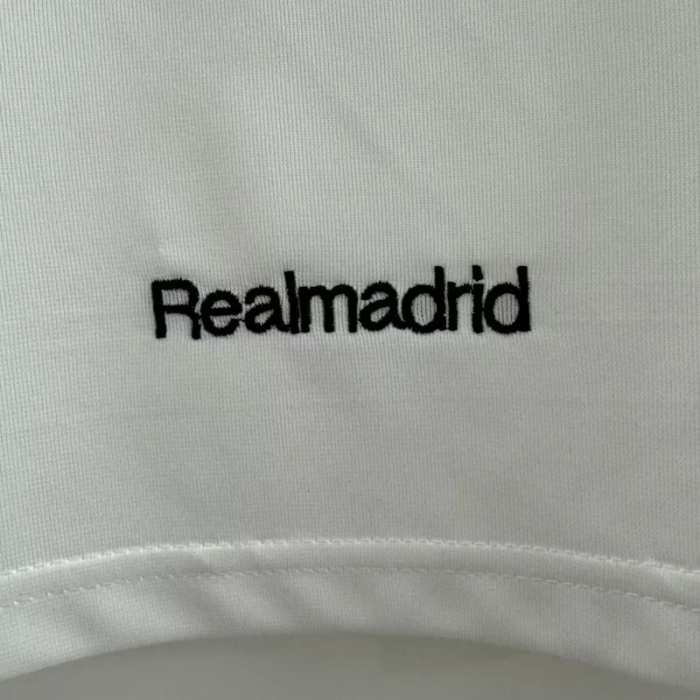 Long Sleeve Retro Jersey 2005-2006 Real Madrid Home Vintage Soccer Jersey