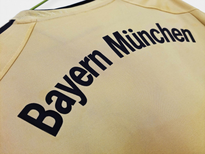 Retro Jersey 2004-2005 Bayern Munich Away Gold Soccer Jersey Vintage Football Shirt