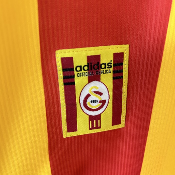 Retro Jersey 1999-2000 Galatasaray Home Soccer Jersey Vintage Football Shirt