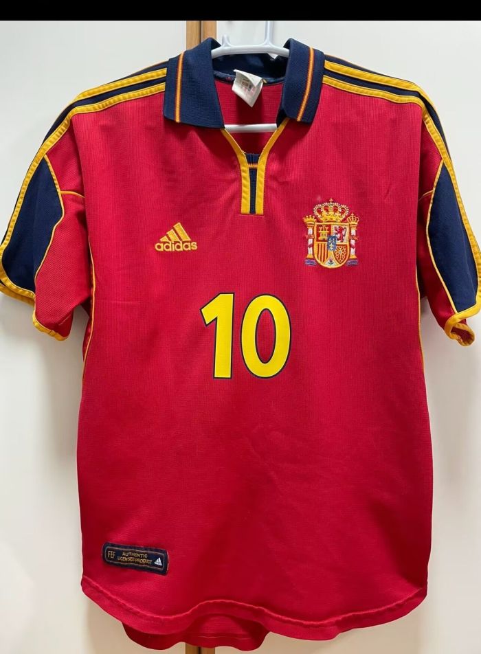 Retro Jersey 2000 Spain RAUL 10 Home Soccer Jersey Vintage Camiseta de España Football Shirt