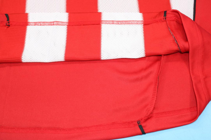 with Bundesliga Patch Retro Jersey 2010-2011 Bayern Munich Home Soccer Jersey Vintage Football Shirt