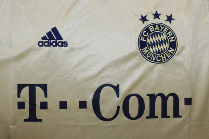 with Bundesliga Patch Retro Jersey 2004-2005 Bayern Munich Away Gold Soccer Jersey Vintage Football Shirt