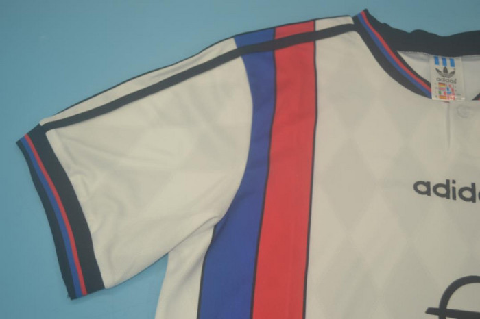 Retro Jersey 1995-1996 Bayern Munich Away White Soccer Jersey Vintage Football Shirt