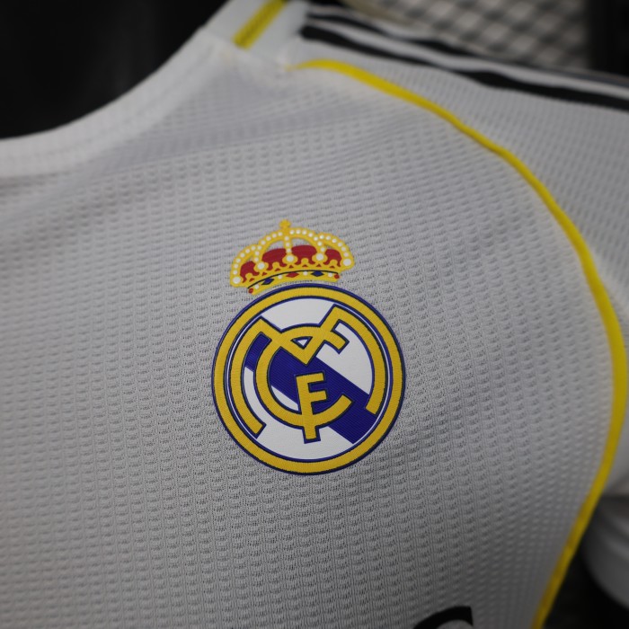 Player Version 2025-2026 Real Madrid White Soccer Jersey Real Football Shirt