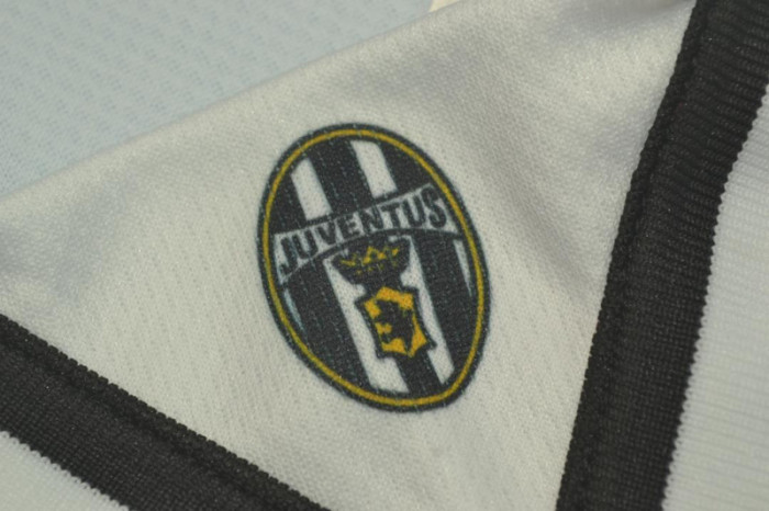 Retro Jersey 1996-1997 Juventus Home Soccer Jersey Vintage Football Shirt