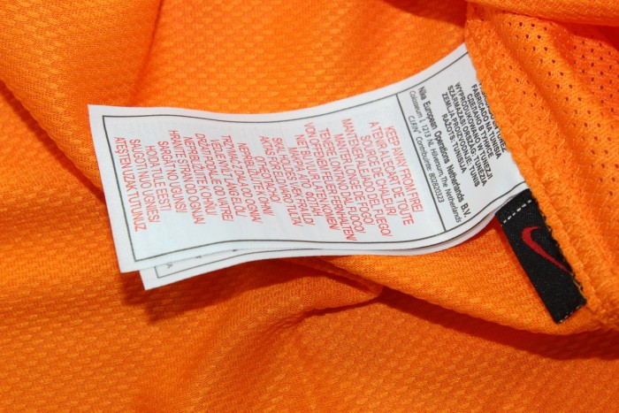 Retro Jersey 2006-2007 Barcelona Away Orange Soccer Jersey Vintage Football Shirt
