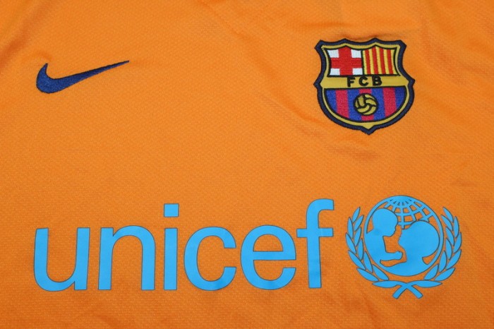 Retro Jersey 2006-2007 Barcelona Away Orange Soccer Jersey Vintage Football Shirt