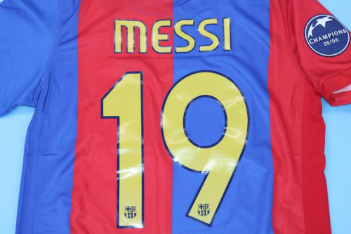 with UCL Patch Retro Jersey 2006-2007 Barcelona MESSI 19 Home Soccer Jersey Vintage Football Shirt