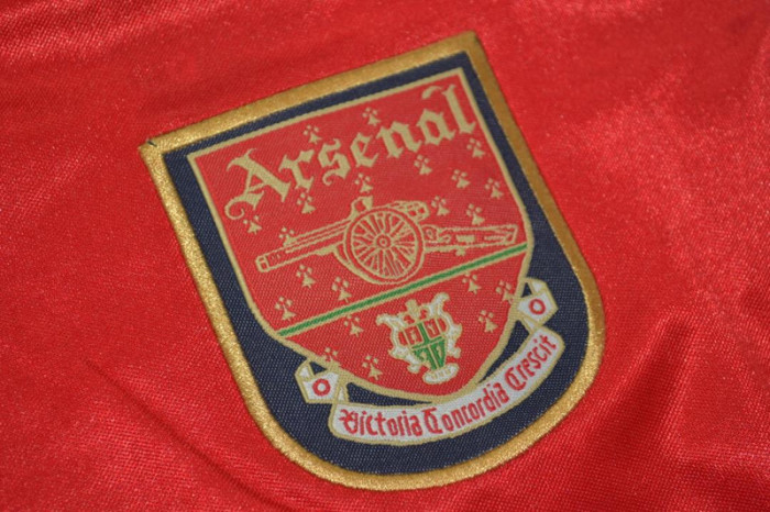 with UCL Patch Retro Jersey 2000-2002 Arsenal Home Soccer Jersey Vintage Football Shirt