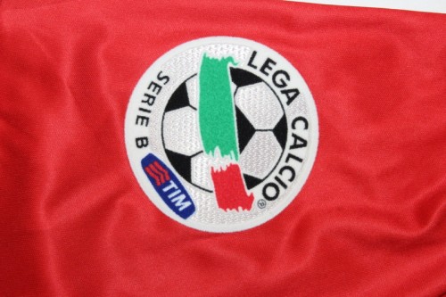 with Serie A Patch Retro Jersey 2005-2006 Juventus Away Red Soccer Jersey Vintage Football Shirt