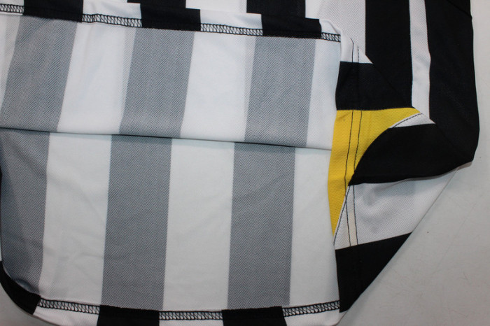 Retro Jersey 2005-2006 Juventus Home Soccer Jersey Vintage Football Shirt
