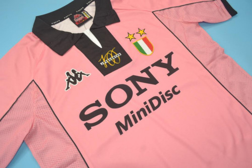 with Scudetto Patch Retro Jersey 1997-1998 Juventus Away Pink Soccer Jersey Vintage Maillot de Foot