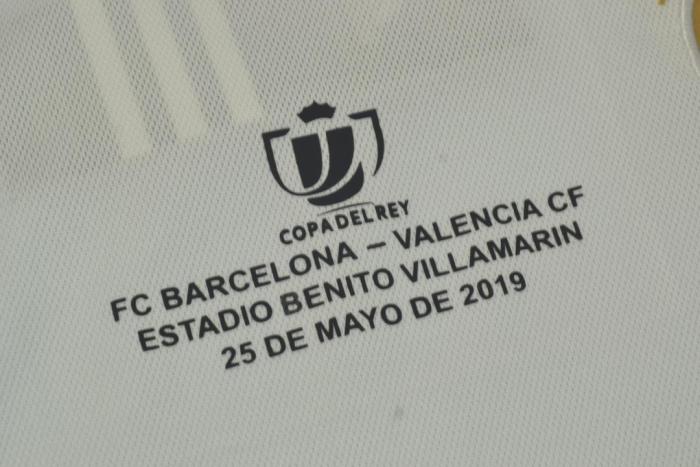 with Front Lettering+Copa Del Rey Patch Patch Retro Jersey 2018-2019 Valencia COPA DEL REY FINAL Home Soccer Jersey Vintage Football Shirt