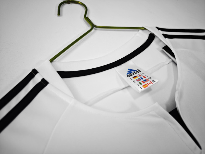 Retro Jersey 2003-2004 Real Madrid Home Soccer Jersey Vintage Football Shirt