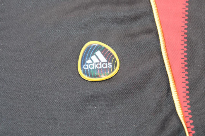 Retro Jersey 2010-2011 AC Milan Home Soccer Jersey Vintage Football Shirt