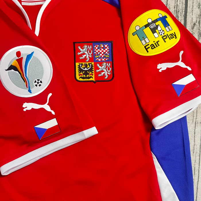 Adult Uniform with Patch Retro Jersey 2000 Czech Home Soccer Jersey Shorts