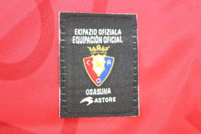 with LFP Patch Retro Jersey 2010-2012 Osasuna Home Soccer Jersey Camisetas de Futbol