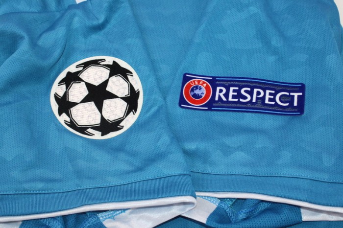 with Scudetto+UCL Patch Retro Jersey 2019-2020 Juventus RONALDO 7 Third Away Blue Soccer Jersey Vintage Maillot de Foot