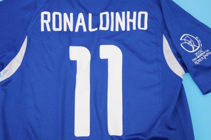 with Patch+Back Singner Retro Jersey 2002 Brazil RONALDINHO 11 Away Blue Soccer Jersey Vintage Brasil Camisetas de Futbol