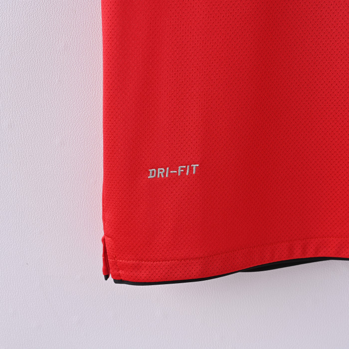 Special Material Man U Retro Shirt 2010-2011 Manchester United Home Football Shirt Man United Vintage Soccer Jersey