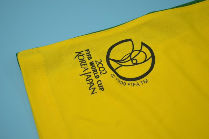 with Patch Retro Jersey 2002 Brazil RONALDINHO 11 Home Soccer Jersey Vintage Football Shirt