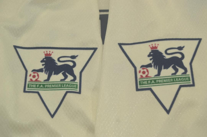 with EPL Patch Retro Jersey 1995-1996 Leeds United BROLIN 18 Home Soocer Jersey White Vintage Football Shirt