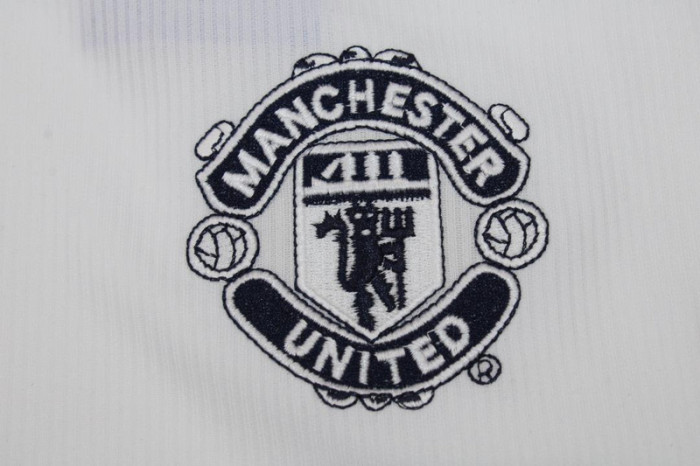 with UCL Patch Retro Jersey Long Sleeve 2000-2001 Manchester United Away White Soccer Jersey