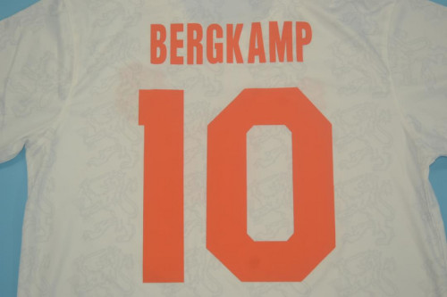 Retro Jersey 1995 Netherlands BERGKAMP 10 Away White Soccer Jersey Vintage Football Shirt