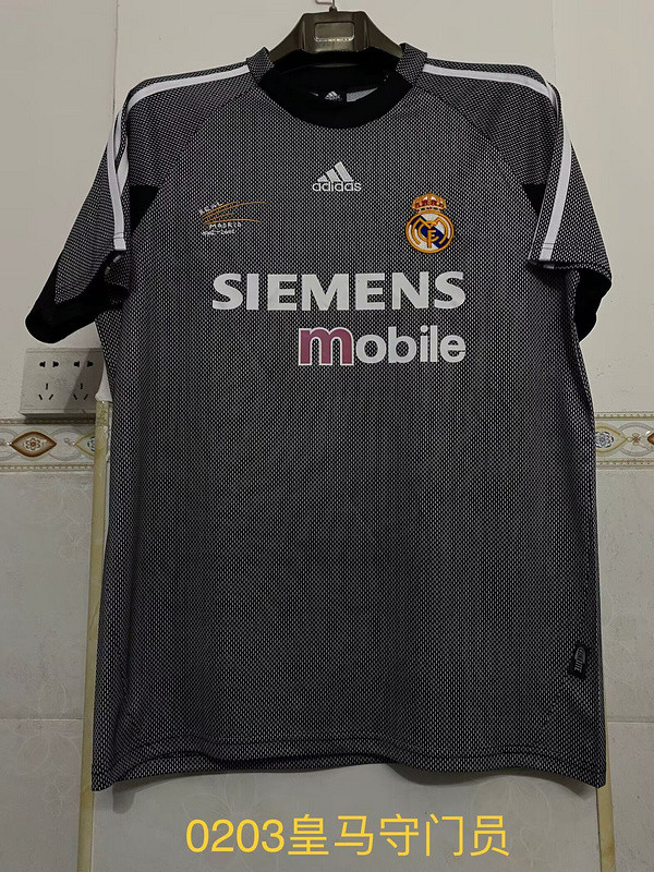 Retro Jersey 2002-2003 Real Madrid Black/White Goalkeeper Soccer Jersey Vintage Real Football Shirt
