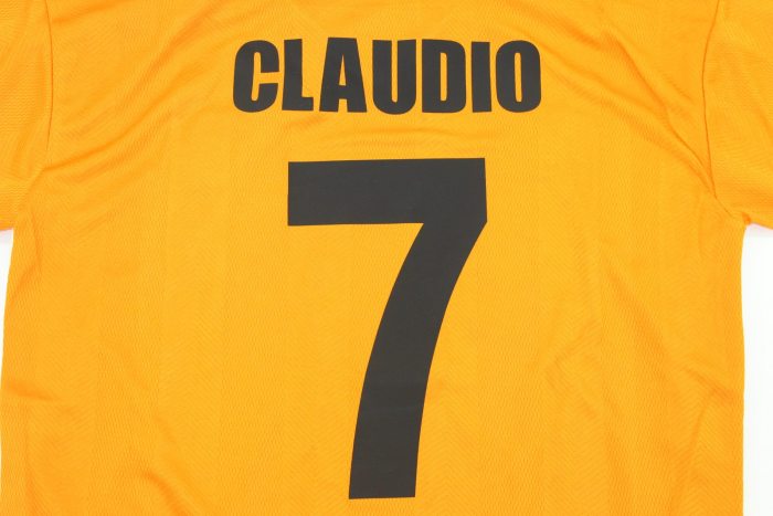 Retro Jersey 1999-2000 Valencia CLAUDIO 7 Away Orange Soccer Jersey Vintage Football Shirt
