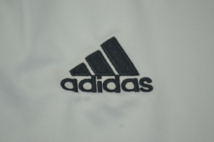 with LFP Patch Retro Jersey 2005-2006 Real Madrid RONALDO 9 Home Soccer Jersey