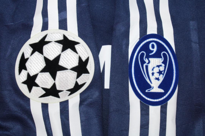 with UCL Patch Retro Jersey 2005-2006 Real Madrid R.CARLOS 3 Away Dark Blue Soccer Jersey Vintage Football Shirt