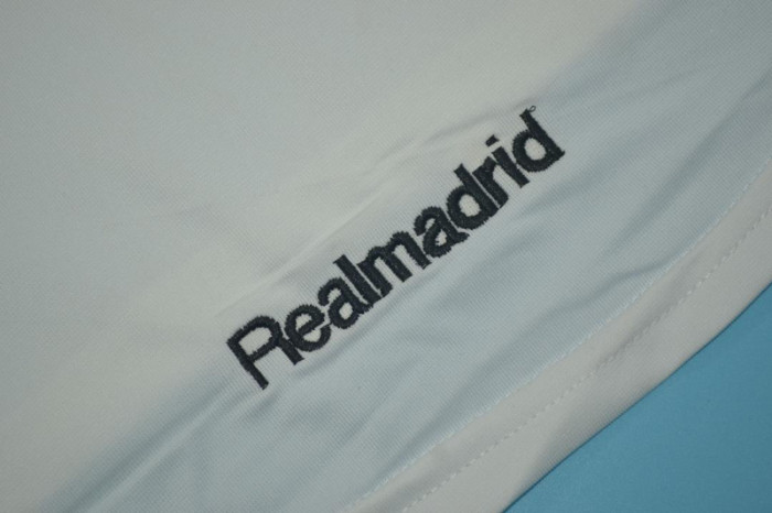 with LFP Patch Retro Jersey 2005-2006 Real Madrid RONALDO 9 Home Soccer Jersey