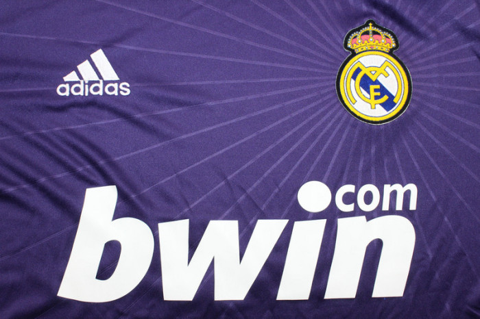 with UCL Patch Retro Jersey 2010-2011 Real Madrid Third Away Purple Soccer Jersey