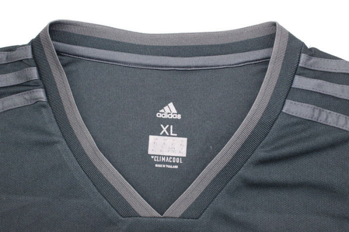 with Golden FIFA+UCL Patch Retro Jersey 2018-2019 Real Madrid Away Black Soccer Jersey Vintage Football Shirt