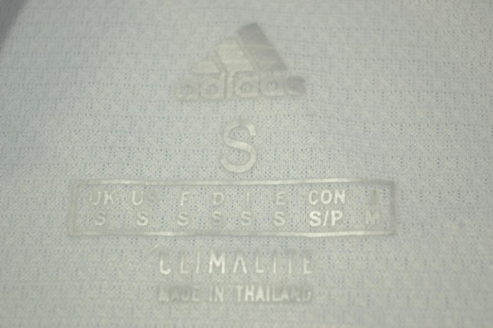 with Golden FIFA+UCL Patch Retro Jersey 2018-2019 Real Madrid Home Soccer Jersey Vintage Football Shirt