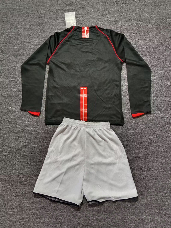 Long Sleeve Retro Youth Uniform Kids Kit 2007-2008 Manchester United Black Soccer Jersey Shorts Vintage Child Football Set