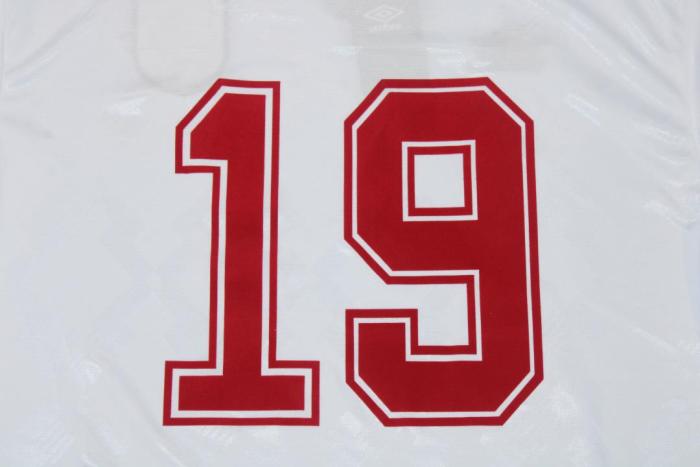 with Front Lettering Retro Jersey 1990 England 19 Home White Soccer Jersey Vintage Football Shirt