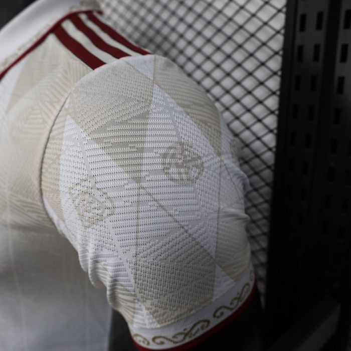 Player Version 2025-2026 Bayern Munich White Special Edition Soccer Jersey Bayern Munchen Football Shirt