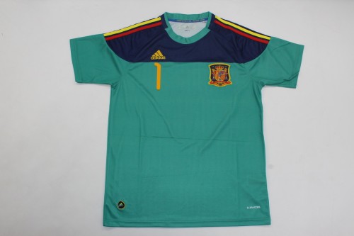 Retro Jersey 2010 Spain CASILLAS 1 Green Goalkeeper Soccer Jersey Vintage Football Shirt
