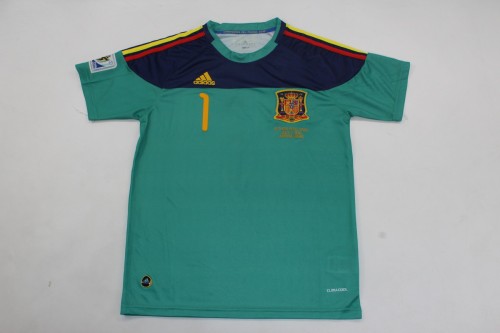 with World Cup Patch Retro Jersey 2010 Spain CASILLAS 1 Green Goalkeeper Soccer Jersey Vintage Football Shirt