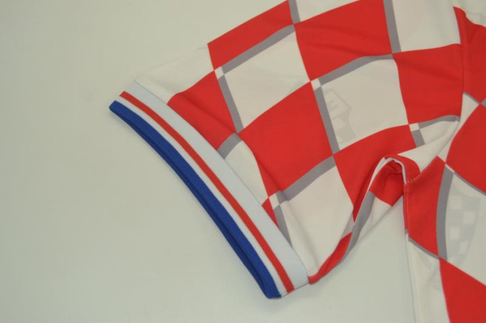 with Front Lettering Retro Jersey 1998 Croatia Home Soccer Jersey Vintage Football Shirt