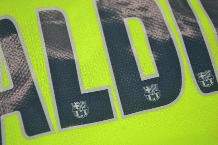 with UCL Patch Retro Jersey 2005-2006 Barcelona RONALDINHO 10 Away Green Soccer Jersey Vintage Football Shirt
