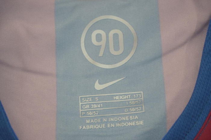 Retro Jersey 2005-2006 Barcelona RONALDINHO 10 Home Blue/Red Soccer Jersey Vintage Football Shirt