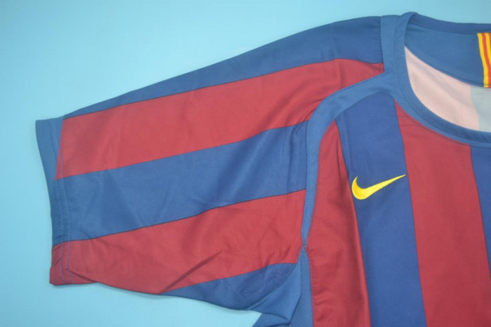Retro Jersey 2005-2006 Barcelona RONALDINHO 10 Home Blue/Red Soccer Jersey Vintage Football Shirt
